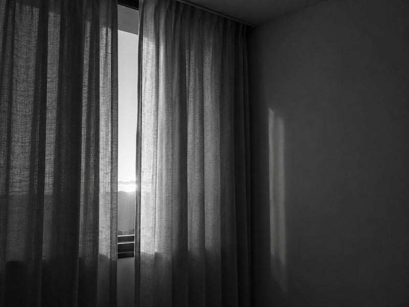 갱년기 불면증, 잠드는 문제와 새벽 깸은 다르게 봐야 할까요