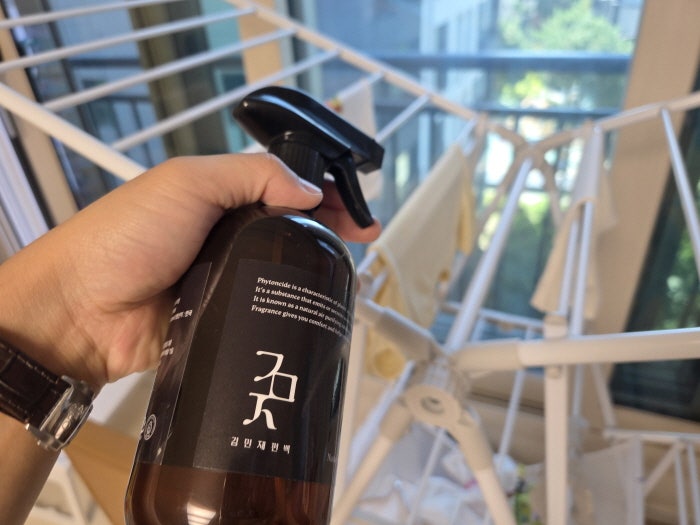 정전기 방지 스프레이 겨울철 옷 달라붙을 때 같이 챙겨본 것