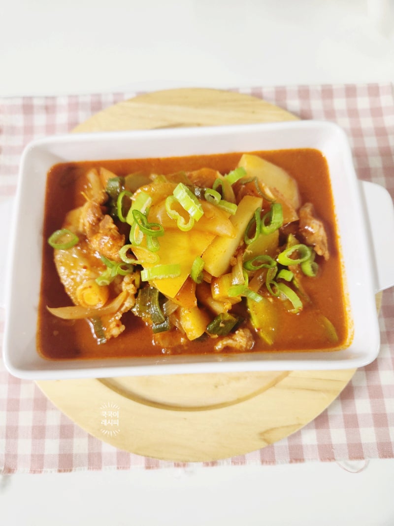 돼지고기 고추장찌개 레시피 감자 호박 넣은 얼큰한 찌개