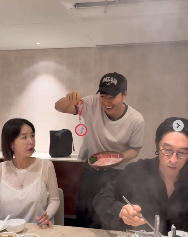신지 김종민 아내 임신 발표 몰래 꺼낸 임산부 배지, 신지·빽가 반응이 찐이었다
