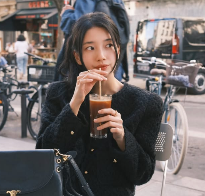 파리카페 난리난 '수지' 셀린느 트위드자켓 가격은?