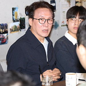 [속보] 김민석, 與강경파에 “대통령 리더십 훼손 우려 있으면 제어해야”…검찰개혁보다 민....