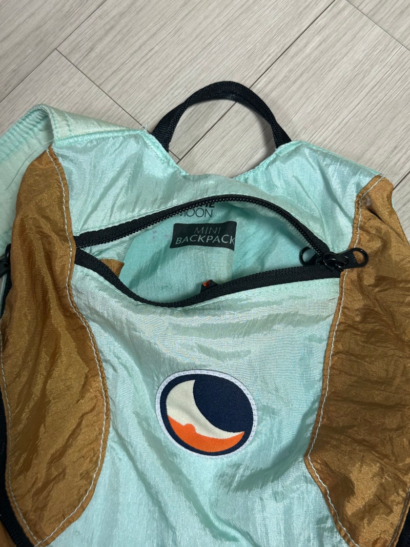 티켓투더문 백팩 미니 15L 후기, XS 플러스 사이즈 비교, 색 추천 | 프리미엄 유니크 원단 차이,....