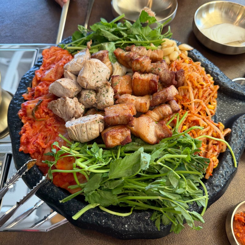 천안 신부동 고기집 꼭이집｜구워 나오는 삼겹살과 안심 한판 후기