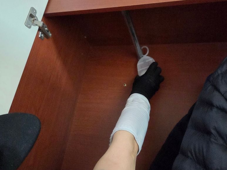 옷장 좀벌레 화장실에도 생겨서 방역한 후기