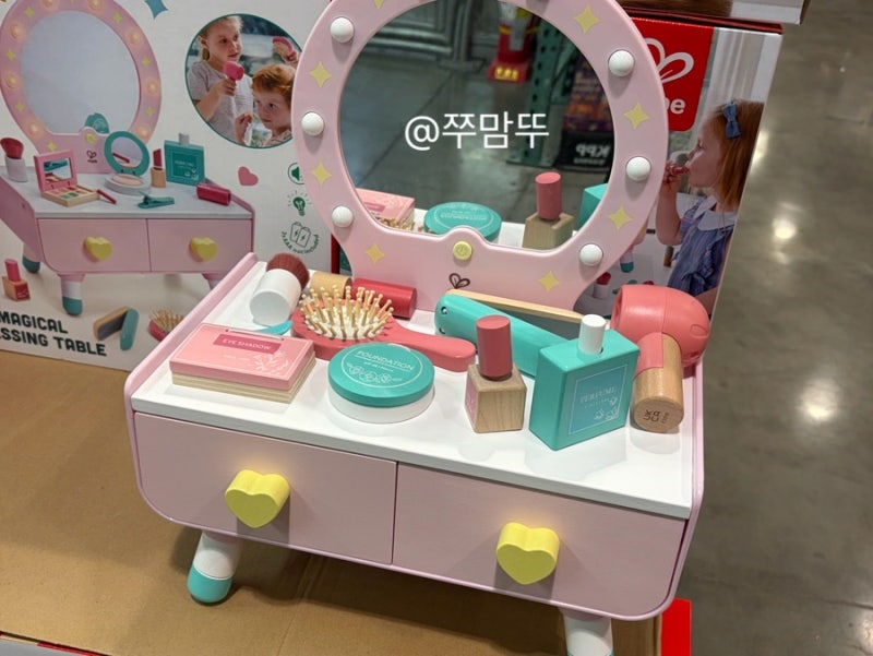 코스트코 “아이랑 갔다가 그냥 못 지나쳤어요” 1만원대 산리오부터 크리스마스 레고까지