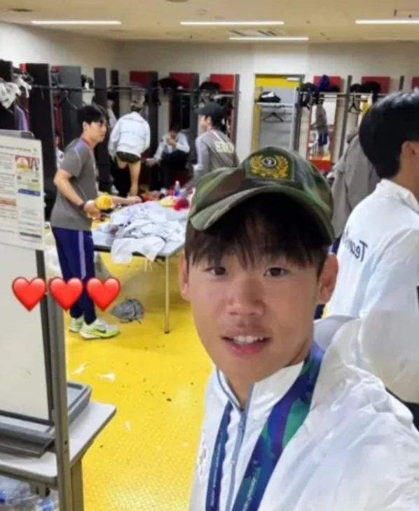 "세 살 버릇 여든까지…" 19세 박승수, 전역모 논란 속 밝혀진 3년 전 U-17 월드컵 '인성 탈락' ....