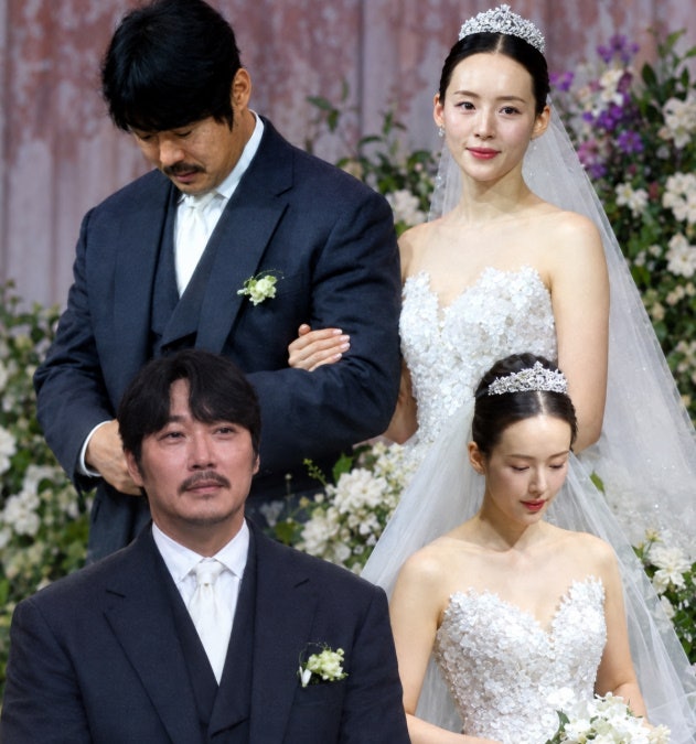 세 아이 낳고 15년 만에 KCM·방예원 눈물의 결혼식 유재석 김범수 신지까지 총출동