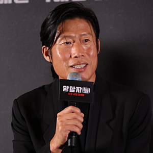 유해진 결국 경찰 신변보호까지 받는다…‘역사왜곡 논란’ 영화 출연 후 무슨 일이