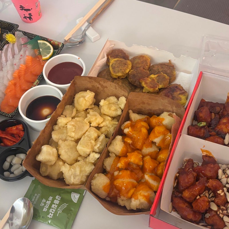 강릉 중앙시장 맛집 먹거리 (길감자/배니닭강정/민영활어공장)