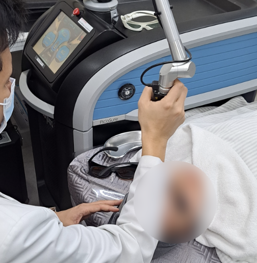 청주피부과, 기미가 진할수록 강한 레이저가 필요할까요? I 진료과목 피부과