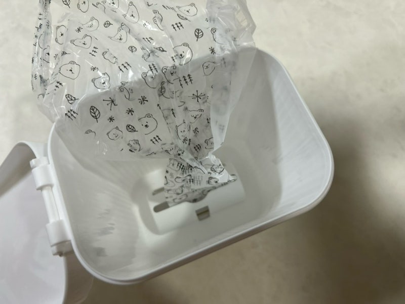 다이소 꿀템_요즘 핫한 휴지통과 배변봉투의 조합화장대,화장실,주방 아일랜드 추천 아이템