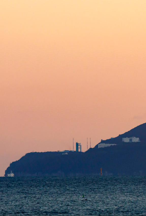 누리호 5차 발사, 날씨변수-제로! 내일 낮 12시 23분 — 위성 15기가 한꺼번에 우주로 갑니다