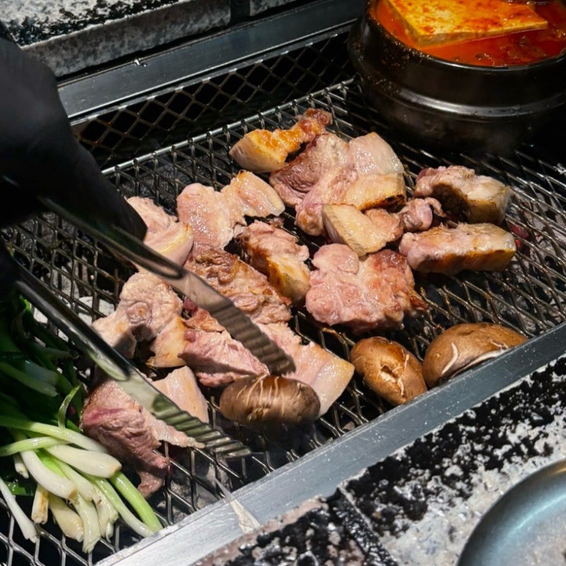 [산청숯불가든] 을지로 흑돼지 소금구이 맛집 임산부 프리패스 웨이팅 후기