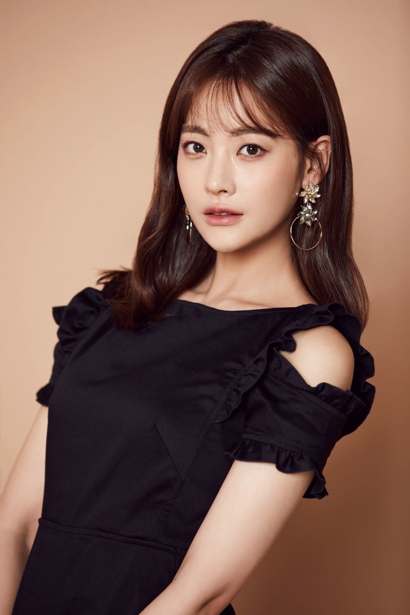 "중3때 걸그룹 데뷔했다고?" 전혜빈과 같은 걸그룹이었던 24년 차 오연서, 휴양지에서 보여준 ....