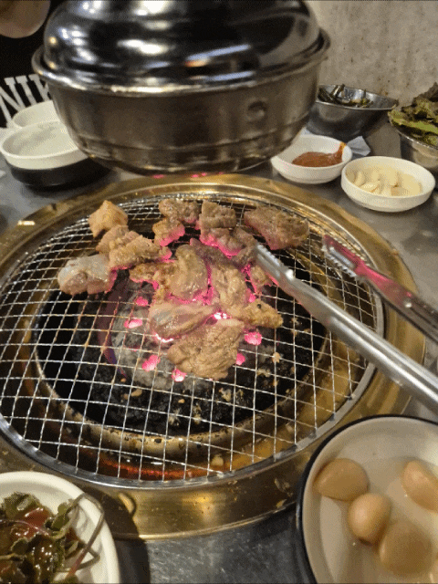 울진 죽변항 맛집 진해식당, 70년 전통 노포에서 먹은 연탄불 돼지갈비