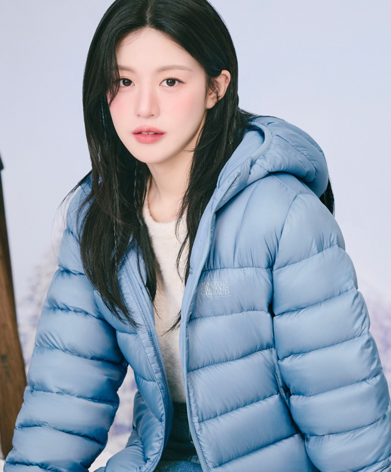 고윤정 겨울 화보 떴다❄️ 마리떼 패딩부터 플리스까지 착장 정리