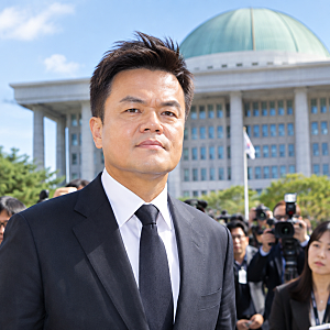 국감 출석한 박진영, 직접 해명 나선다…패노메논 상표권·경비 논란 핵심은?