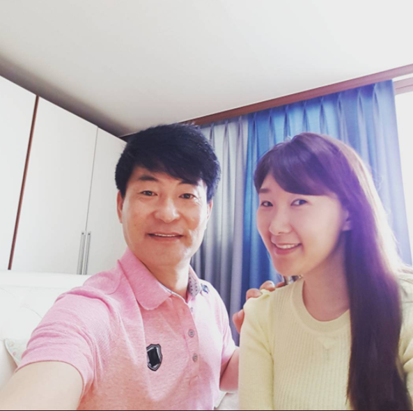 이한위 19살 연하 아내 최혜경 누구? 첫 만남부터 결혼 세 자녀, 음식물 쓰레기 안 버린 이유