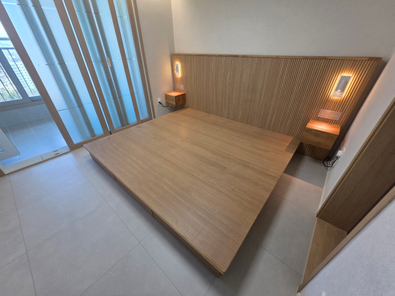 씰리.템퍼침대 전문 침대브랜드 편집샵 룸에이분당수지점]템퍼매트리스+호텔침대프레임 배....