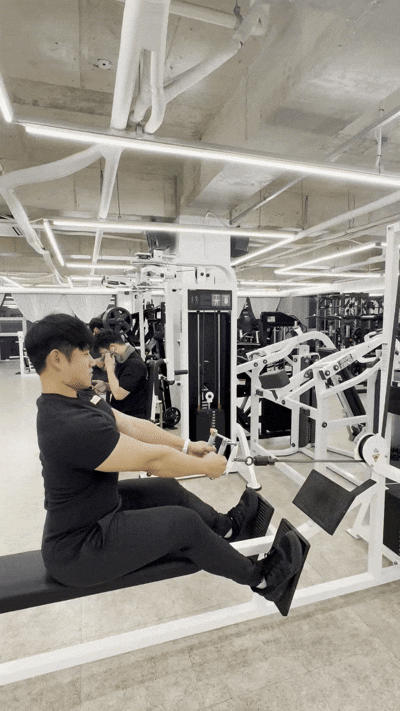 [송도헬스장/송도PT] 굽은 등에 좋은 머신 운동 5가지
