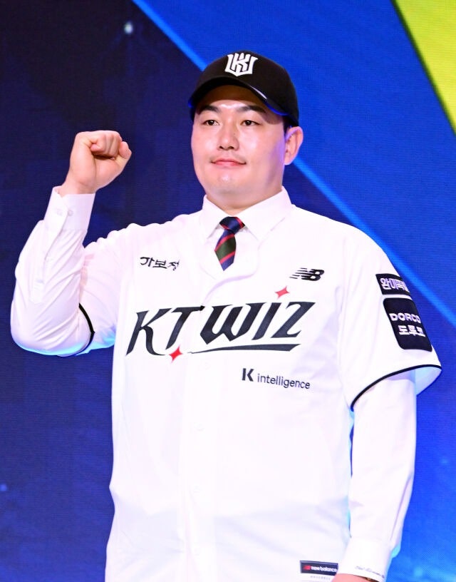 ML 67홈런 최지만, KT 2라운드 지명인데 계약금 0원인 이유