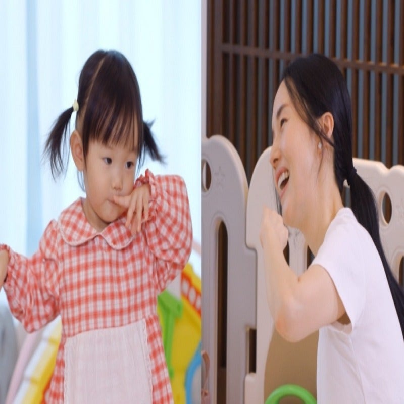 이정현 딸들, 엄마 '와' 나오자 '손가락 마이크' 댄스 본능 폭발!