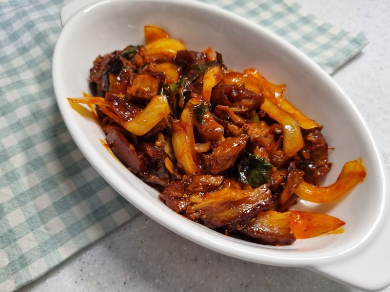 남은 족발 요리, 그냥 데우지 마세요! 오뚜기 저당 숯불소스로 매콤 족발 만들기