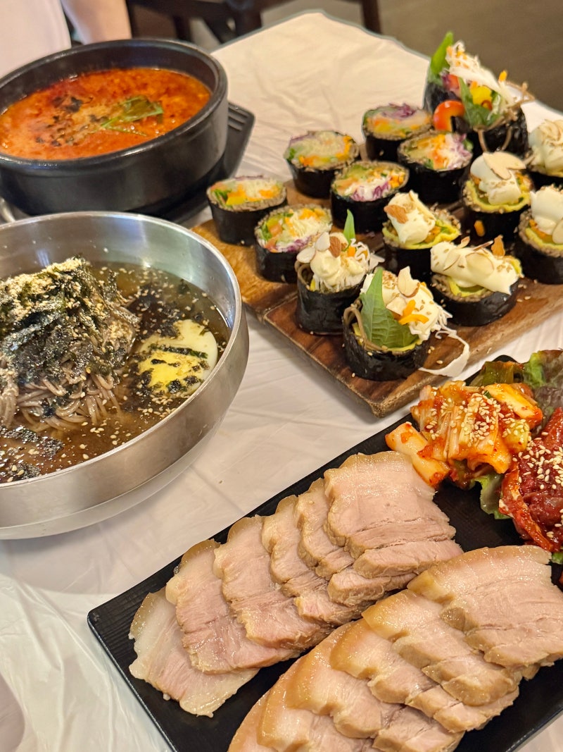 종로 핫플 데이트 인사동 쌈지길 맛집 고씨네 동해막국수
