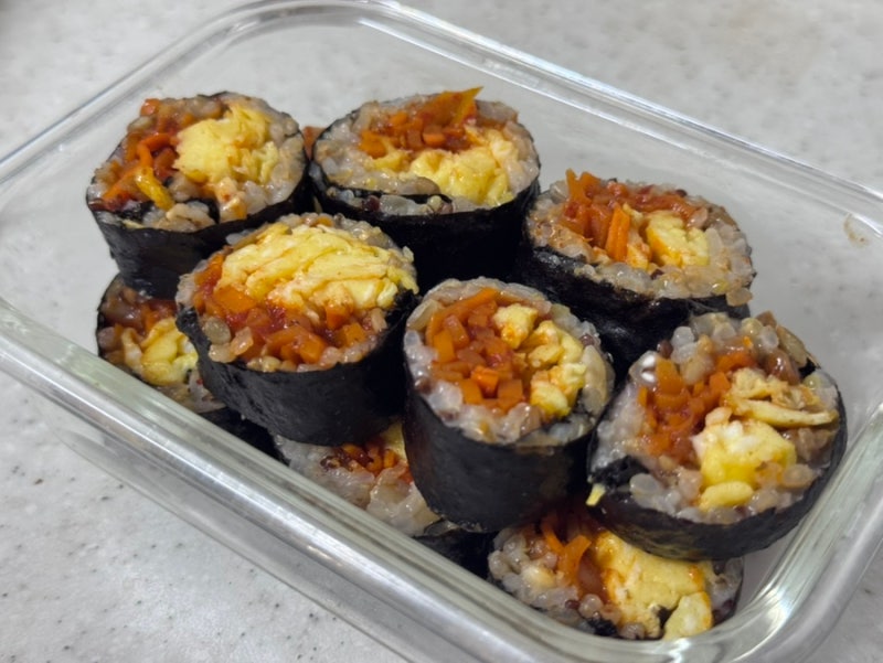 매운당근김밥 만드는 법 레시피 에그스크램블 간단 꼬마김밥