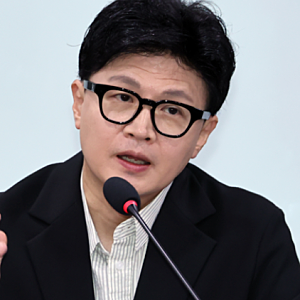[속보] 한동훈 “국정원장 미국 입국 거부당했다”…조현 “제가 아는 한 없다”, 국감서 무....