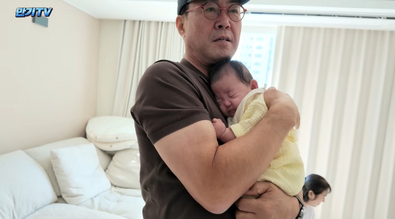 “제일 많이 닮았다더라”…이만기, 장모와 함께 세쌍둥이 육아 중인 근황 공개