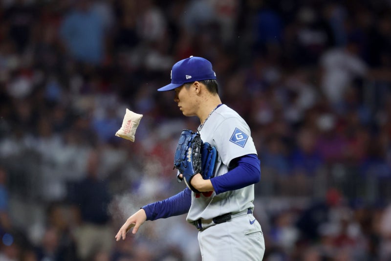 [오늘의 MLB] (10/7) '빅게임 피처' 야마모토 7이닝 1실점 10K...다저스 3년 연속 NLCS 진출 -1승