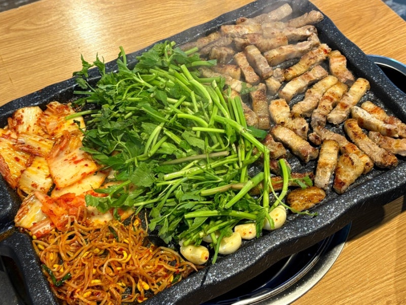 논현역 고기집 24시간 가성비 냉삼 고기맛집_맹그르브삼겹살