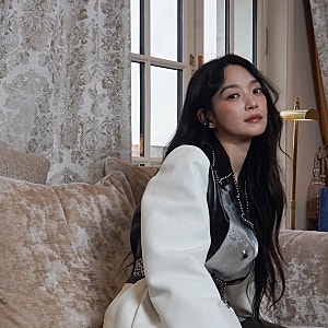 신민아, 파리 가더니 분위기 확 달라졌다…‘황후’ 그 자체였던 근황