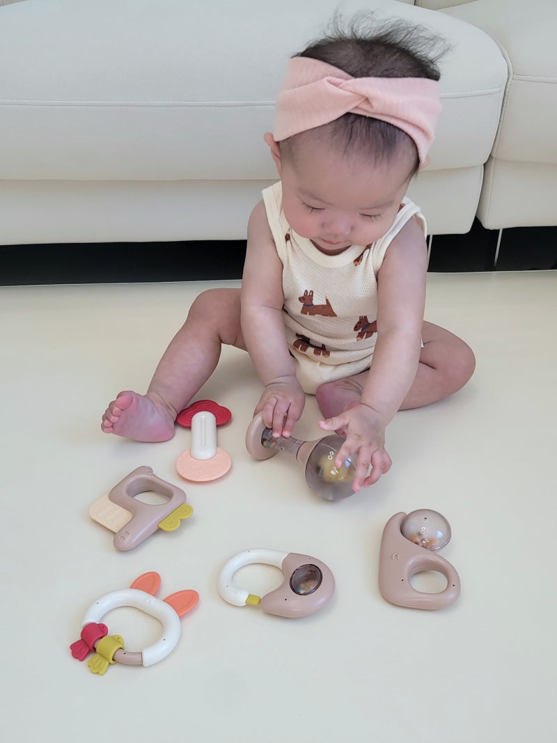 7개월 아기 딸랑이 추천_ 아이큐토이 베이비 신생아 딸랑이 6종세트 후기