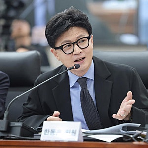 한동훈 “고라니 잡으려고 지뢰 심었겠나”... 정동영 “아직 공격으로 특정 못해”