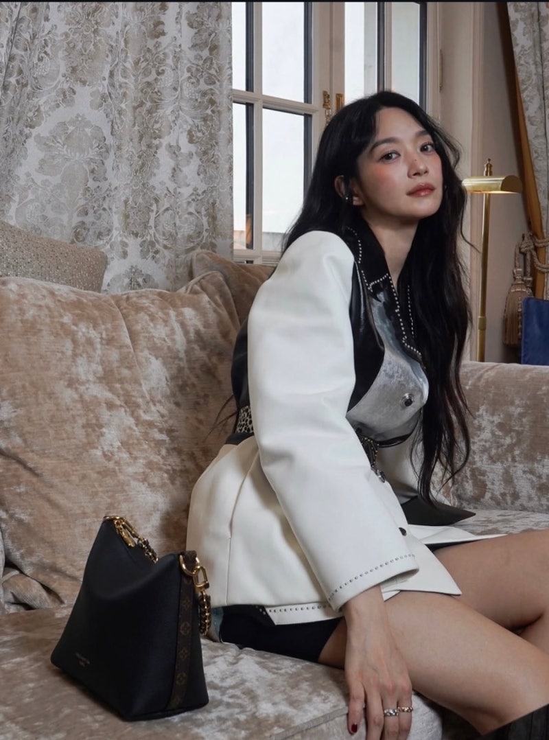 "42세 미모 맞아?" 신민아 파리패션위크 루이비통 룩 씹어먹은 착장 정보 필릭스 투샷까지!