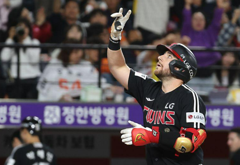 미쳤다! 오스틴 41호 치자 김도영 ‘43호 역전 스리런’으로 바로 응수…오늘 최종전 43-41-41 ....