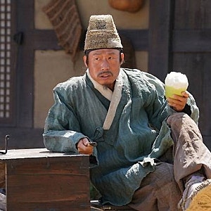 유해진 신변보호 결국 경찰까지…스마트워치 지급에 부일영화상도 불참, 무슨 일?