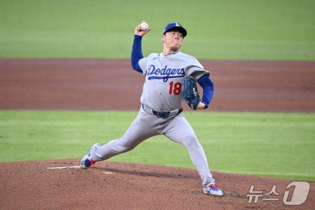 야마모토 7이닝 10K 역투 다저스, 애틀랜타 꺾고 NLCS 진출까지 1승