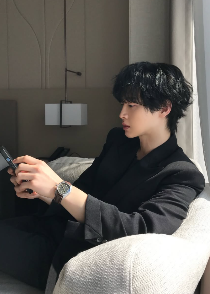 장동윤 프로필 나이 키 고향 학력 한양대 강도 데뷔 녹두전 감독 누룩 김승윤 결혼 근황