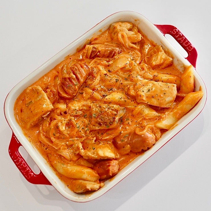 생크림 없이도 완벽해! 순살 닭다리살로 만드는 로제찜닭 레시피