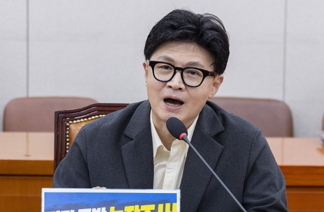 Breaking News: Han Dong-hoon Claims "NIS Director Lee Jong-seok Denied US Entry" - Cho Hyun Rebuts, "That Can't Be True." What's the Truth?
