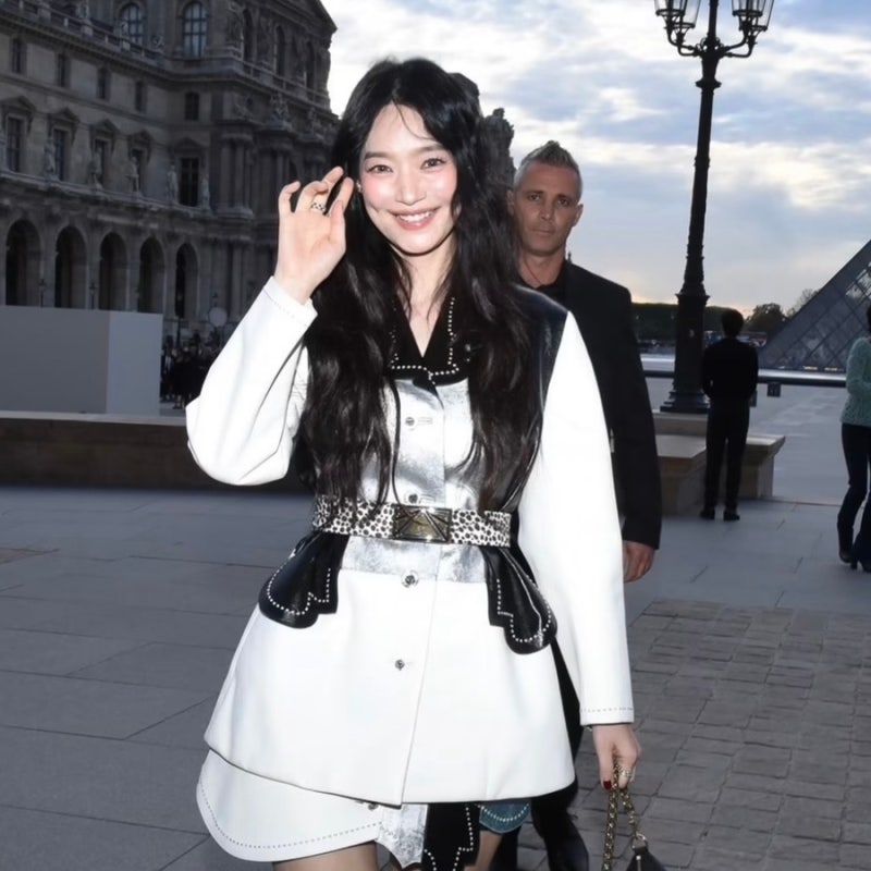 “김우빈은 좋겠네..” 오늘자 루이비통 패션쇼 뜬 신민아 미모