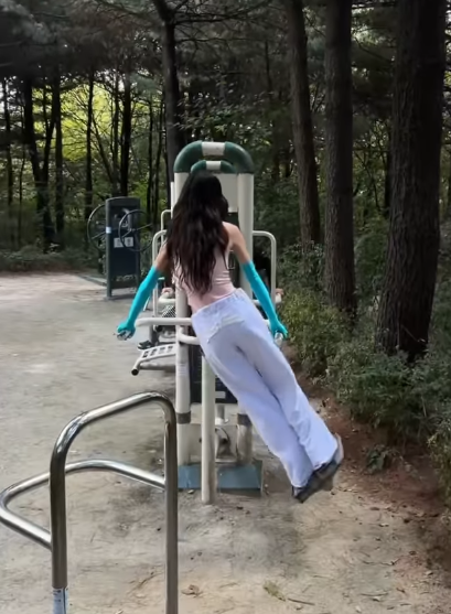 아니 장원영이 왜 여기서 나와..? 청담공원 사진 봤더니
