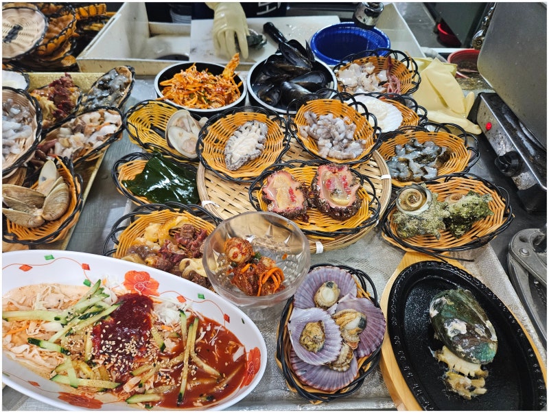 부모님 모시고 찾은 기장 연화리 전복죽 맛집 해풍가마솥에 해산물모듬 먹고 온 하루