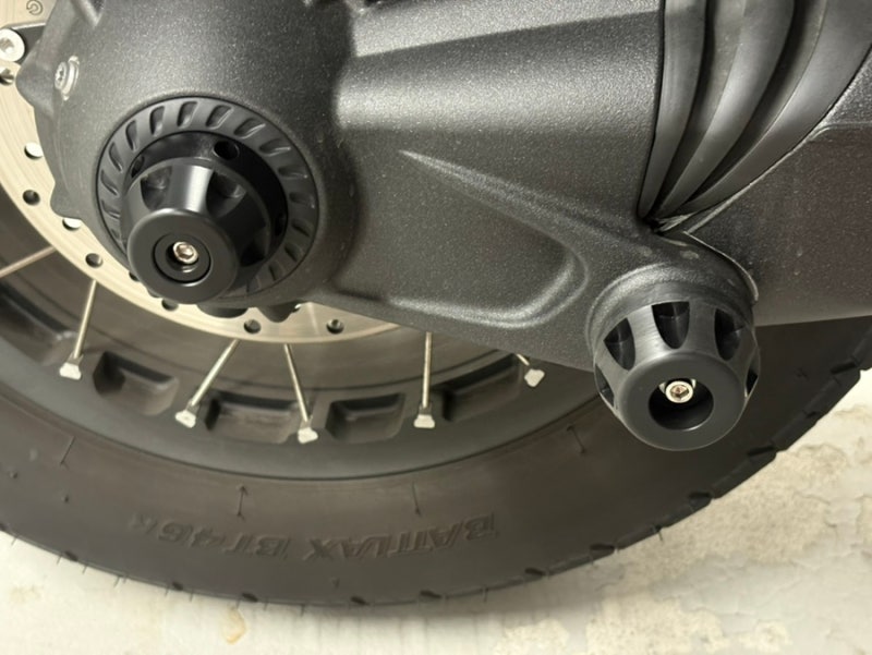 BMW R12 슬라이더 장착 - 포크, 리어허브 엑슬, 스윙암 슬라이더 장착