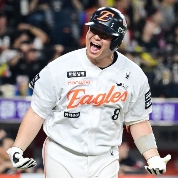 [KBO]'드디어 터졌다' 금의환향 노시환, 팬들도 박수 친 대전구장 완전히 열광의 도가니로 만....