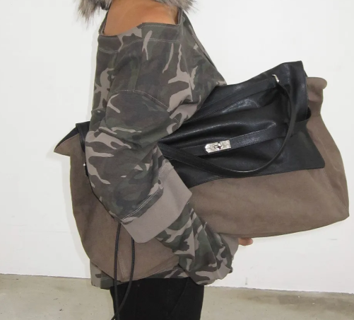 문가영 가방 어디 제품? 20만원대 샌드릭 Berlin bag 화제